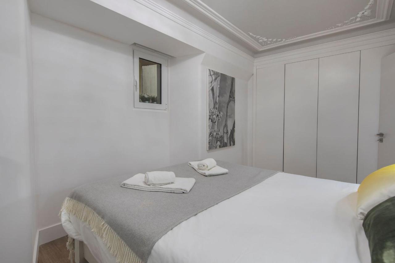 Lovelystay - Vintage Flat Near Santa Justa Elevator! Lisbona