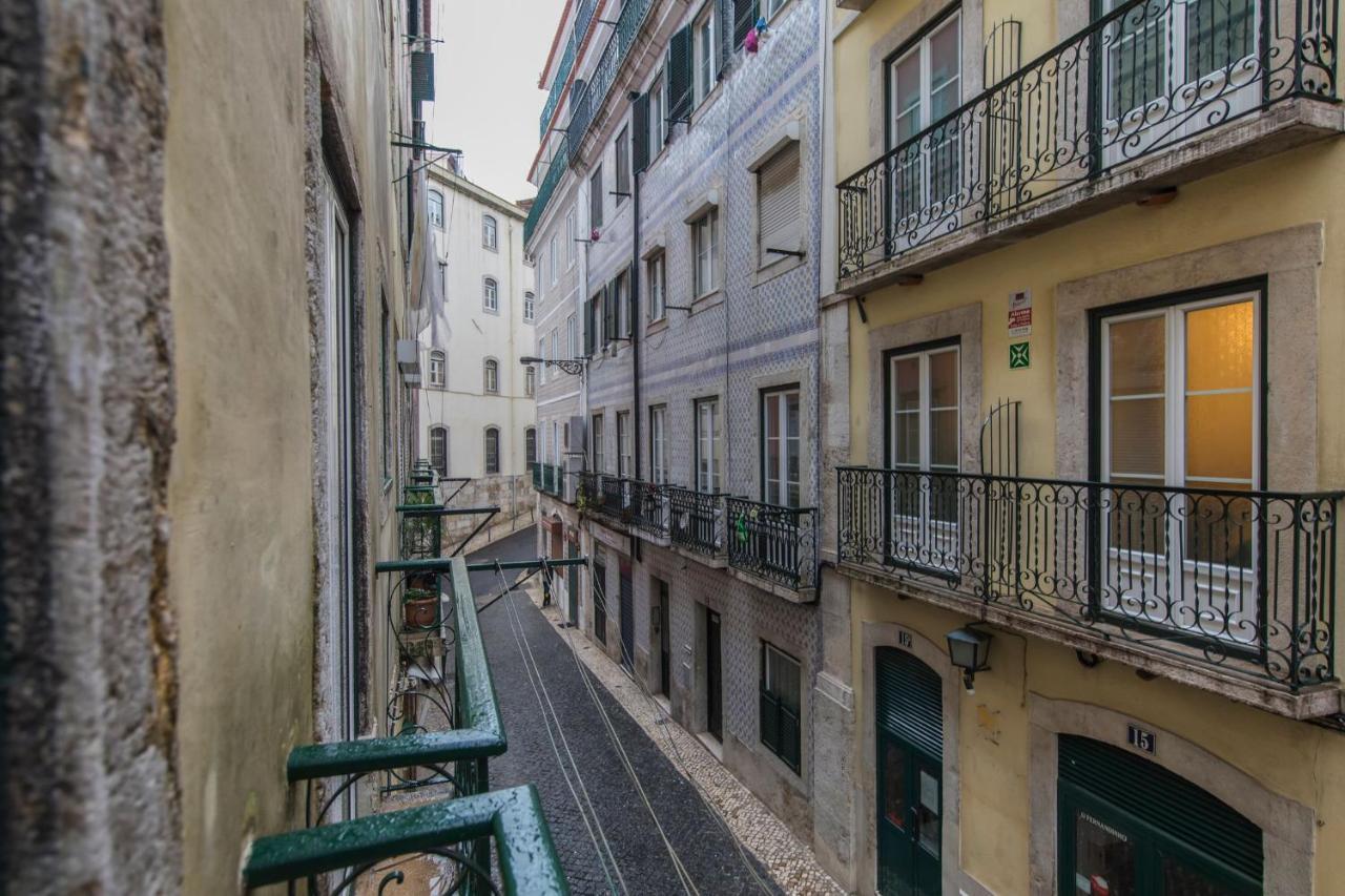 Lovelystay - Vintage Flat Near Santa Justa Elevator! Appartamento Lisbona