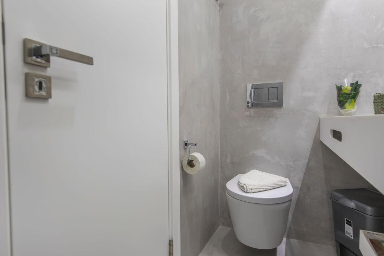Appartamento Lovelystay - Vintage Flat Near Santa Justa Elevator! Lisbona