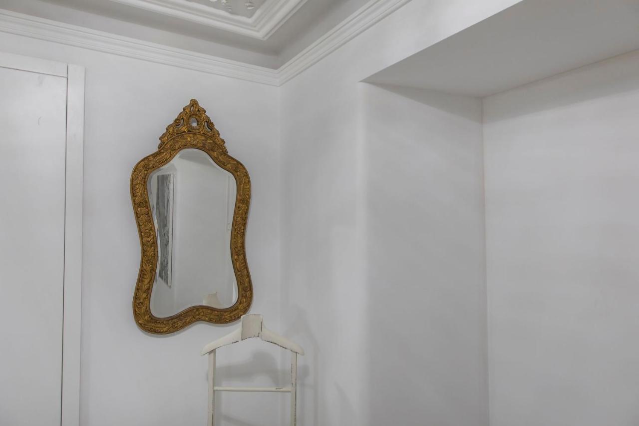 Lovelystay - Vintage Flat Near Santa Justa Elevator! Lisbona