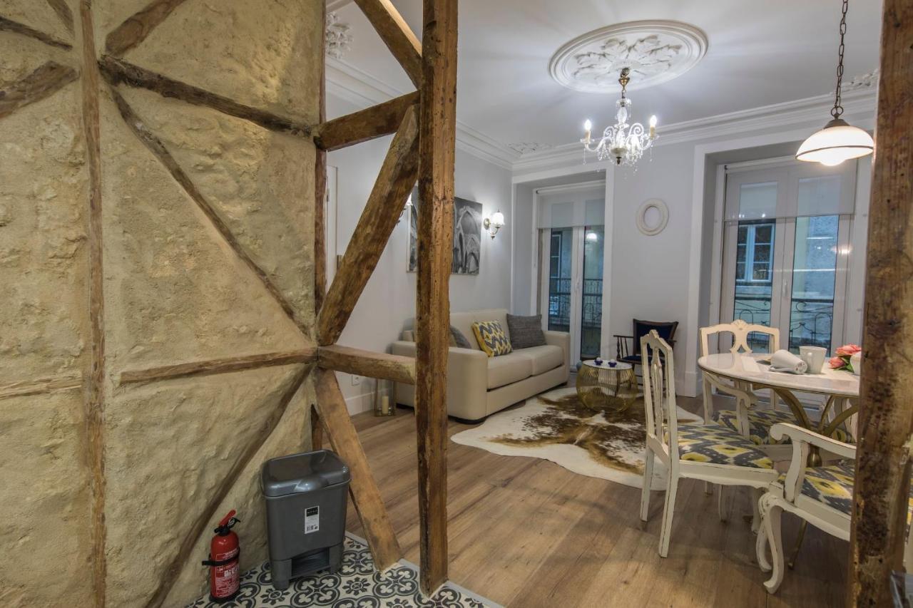 Lovelystay - Vintage Flat Near Santa Justa Elevator! Appartamento Lisbona