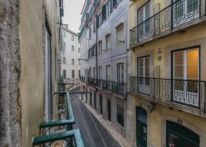 Lovelystay - Vintage Flat Near Santa Justa Elevator!